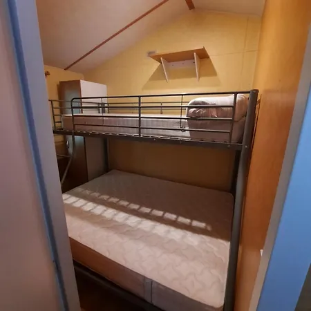 Mobil 2 A 6 Personnes Besse-et-st Anastaise Campingplads