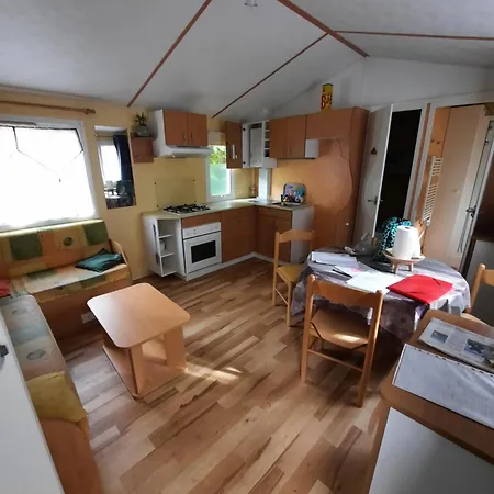 Mobil 2 A 6 Personnes Besse-et-st Anastaise Campingplads Besse-et-Saint-Anastaise